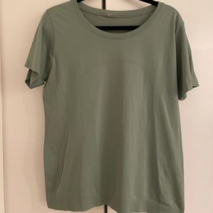Lululemon Swiftly Relaxed Short Sleeve Shirt